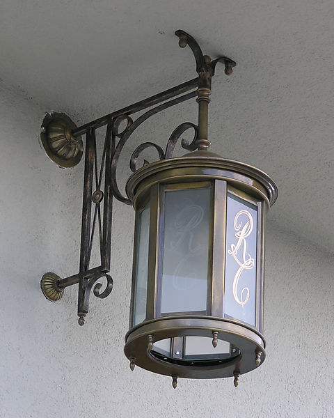 Exterior - 323F